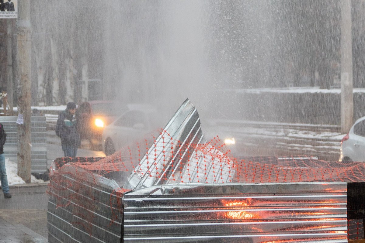 Что стало причиной прорыва - неизвестно