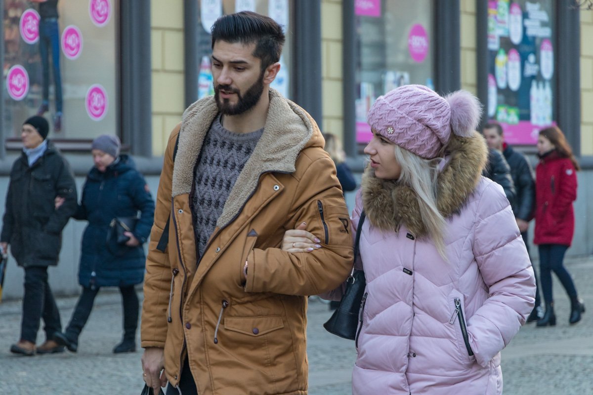 Я знаю, что ты смотрел на булочки в кафе, но ведь дома ждет борщ