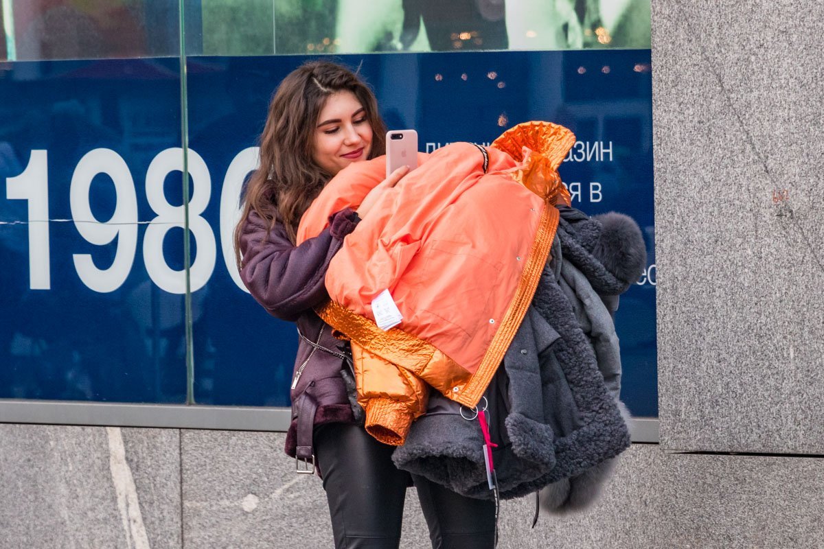 Главное вовремя сбежать со всеми куртками