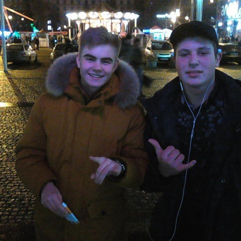 Абы что-то пальцами показать Абы что-то пальцами показать