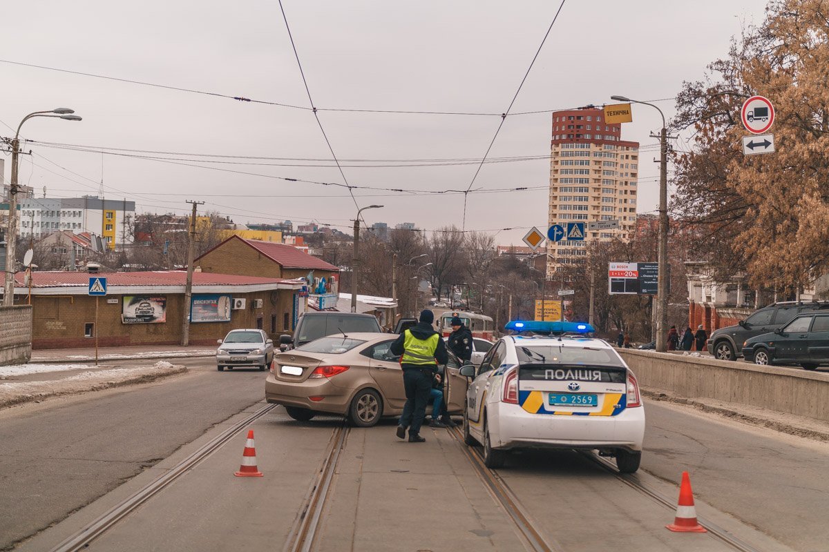 Автомобили столкнулись приблизительно в 11:20 Автомобили столкнулись приблизительно в 11:20