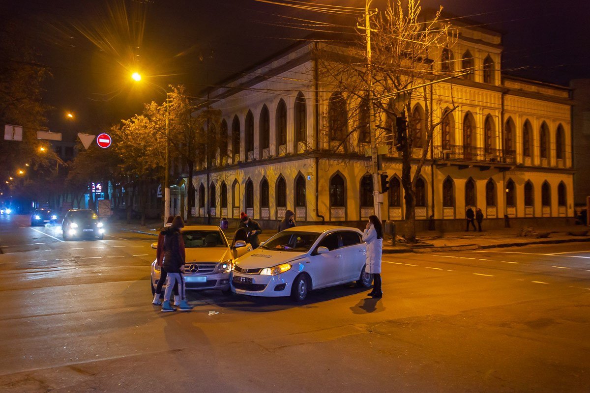 Пересекайте аккуратно перекресток Пересекайте аккуратно перекресток