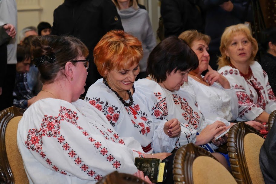 Сейчас в творческом коллективе Днепровского театра им. Шевченко – 70 человек Сейчас в творческом коллективе Днепровского театра им. Шевченко – 70 человек