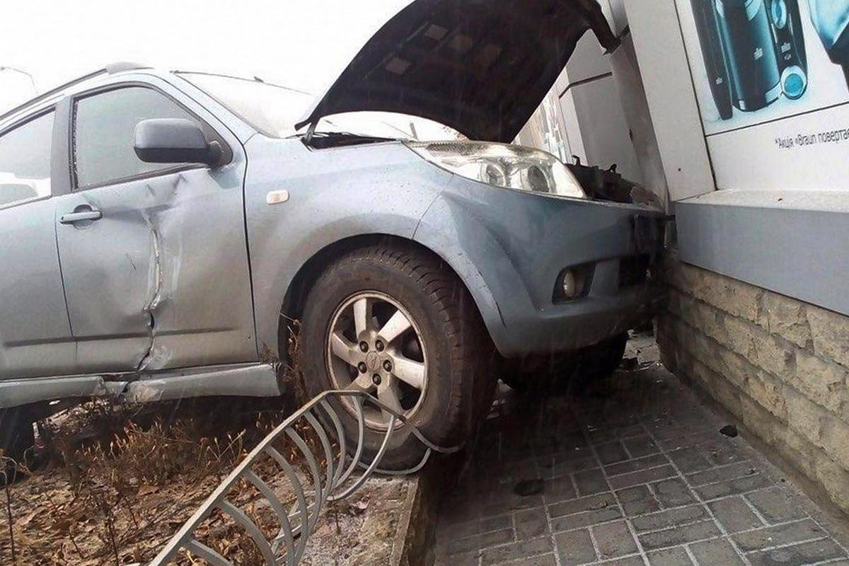 С места аварии пострадавшую госпитализировали в 6-ю городскую больницу С места аварии пострадавшую госпитализировали в 6-ю городскую больницу