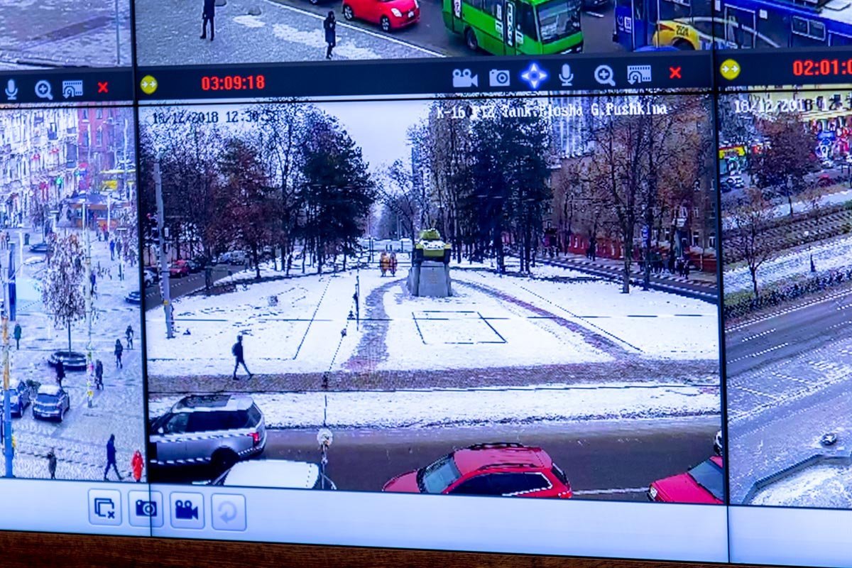 Сейчас в городе работают около 550 камер наружного видеонаблюдения