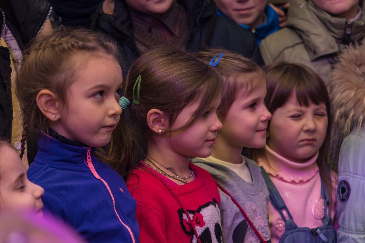 Дети были поглощены событиями