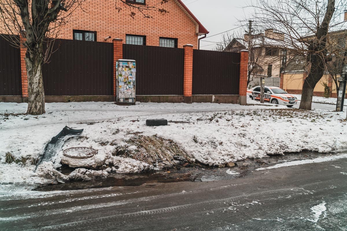 Местами вода превратилась в лед