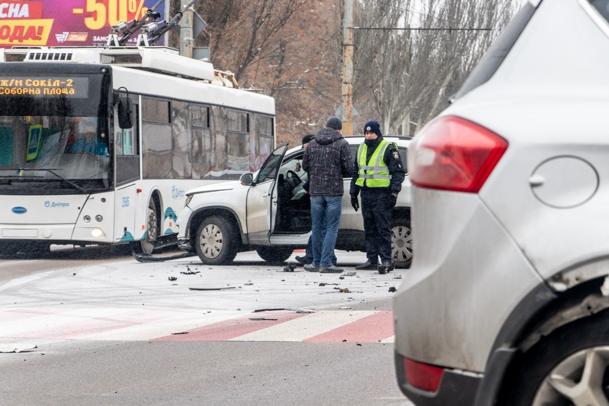 Авария произошла на перекрестке Запорожского шоссе с улицей Высоковольтной