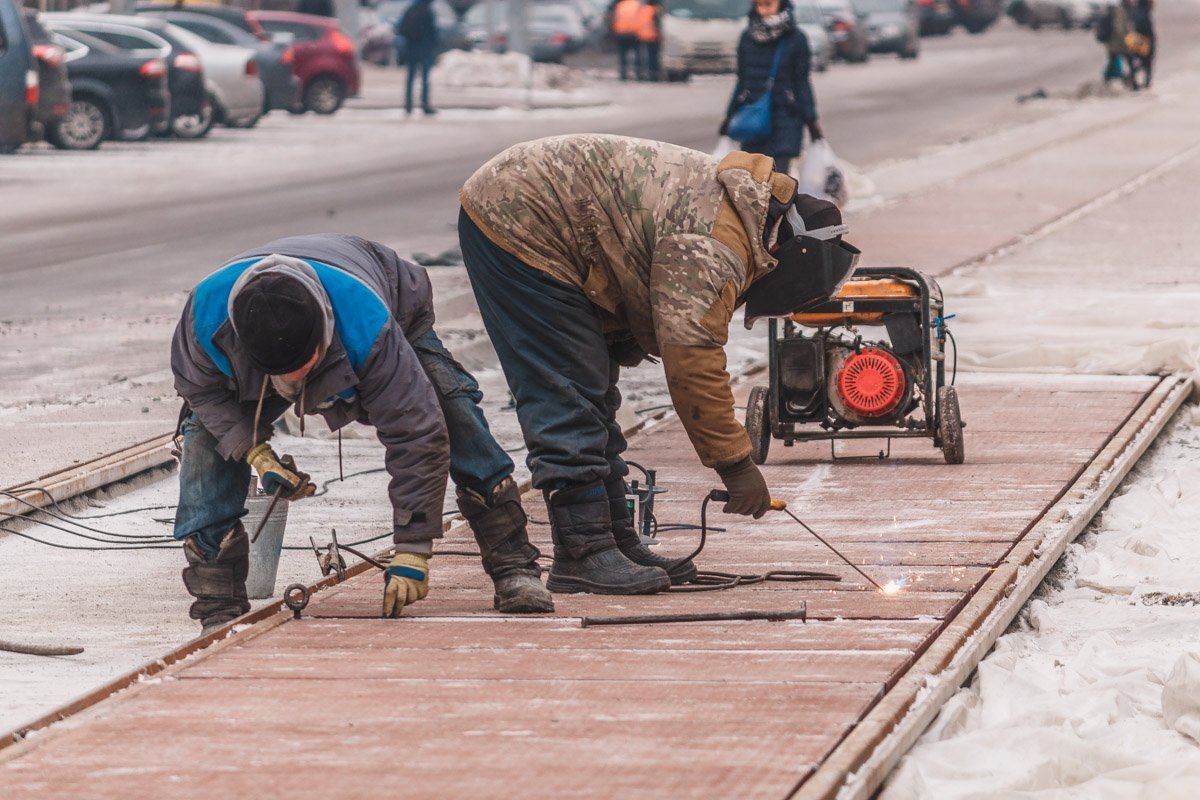 Стоит отдать должное трудягам, которые работают в этот мороз Стоит отдать должное трудягам, которые работают в этот мороз