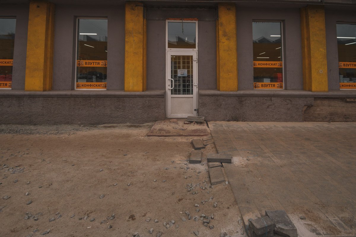 Чтобы помнили, каким был тротуар до ремонта 😁 Чтобы помнили, каким был тротуар до ремонта 😁