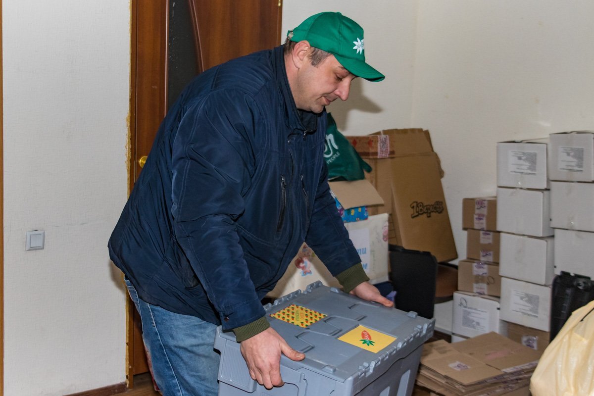 Волонтеры и предприниматели из Днепра подарят детям-сиротам новогоднее чудо 5