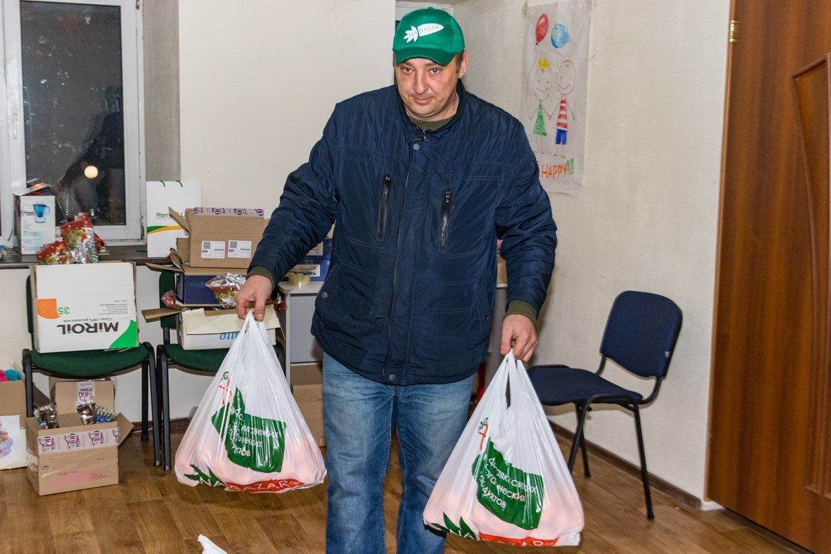 Волонтеры и предприниматели из Днепра подарят детям-сиротам новогоднее чудо 9
