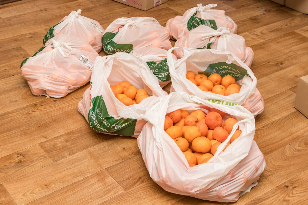 Волонтеры и предприниматели из Днепра подарят детям-сиротам новогоднее чудо 11