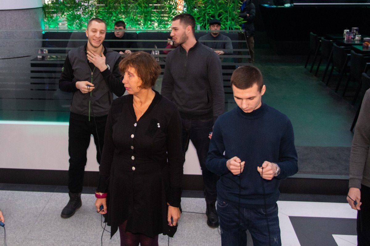 Челлендж поддержали не только парни Челлендж поддержали не только парни