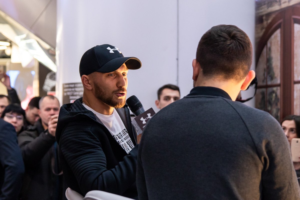 Спортсмен обмолвился, что совсем скоро приедет в Днепр еще раз Спортсмен обмолвился, что совсем скоро приедет в Днепр еще раз