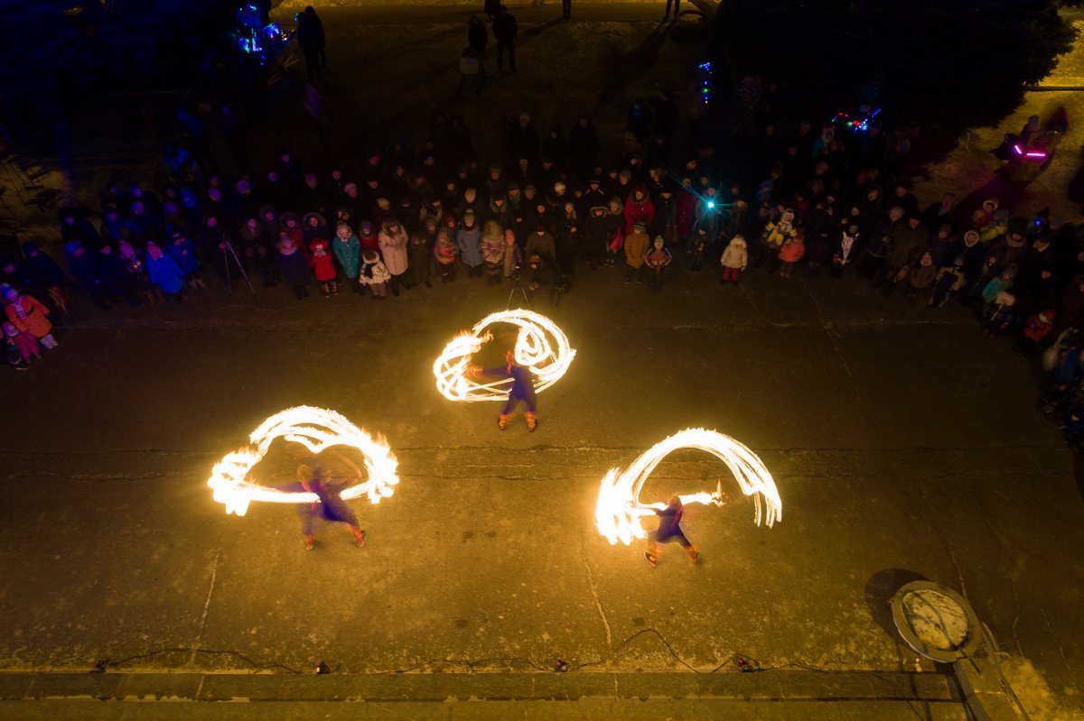 Яркое фаер-шоу