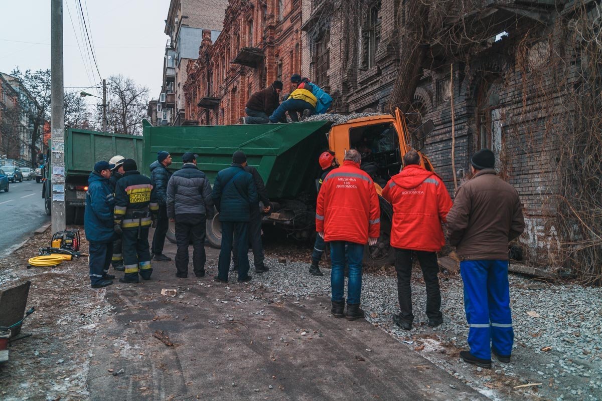 Помогали все Помогали все