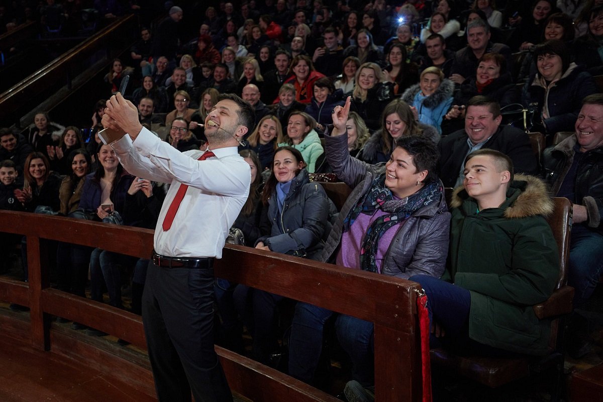 В Днепре Зеленский рассказал, когда может заявить об участии в выборах Президента Украины 4