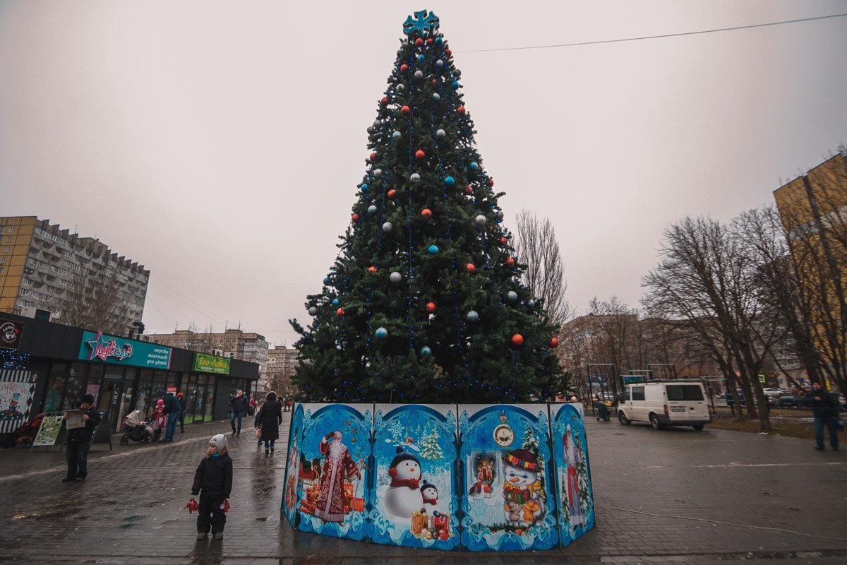 Зеленую красавицу зажгли на Бульваре Славы