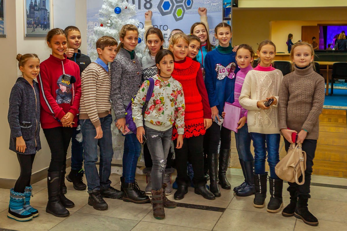 В большом зале ОГА детям показали новогоднюю сказку В большом зале ОГА детям показали новогоднюю сказку