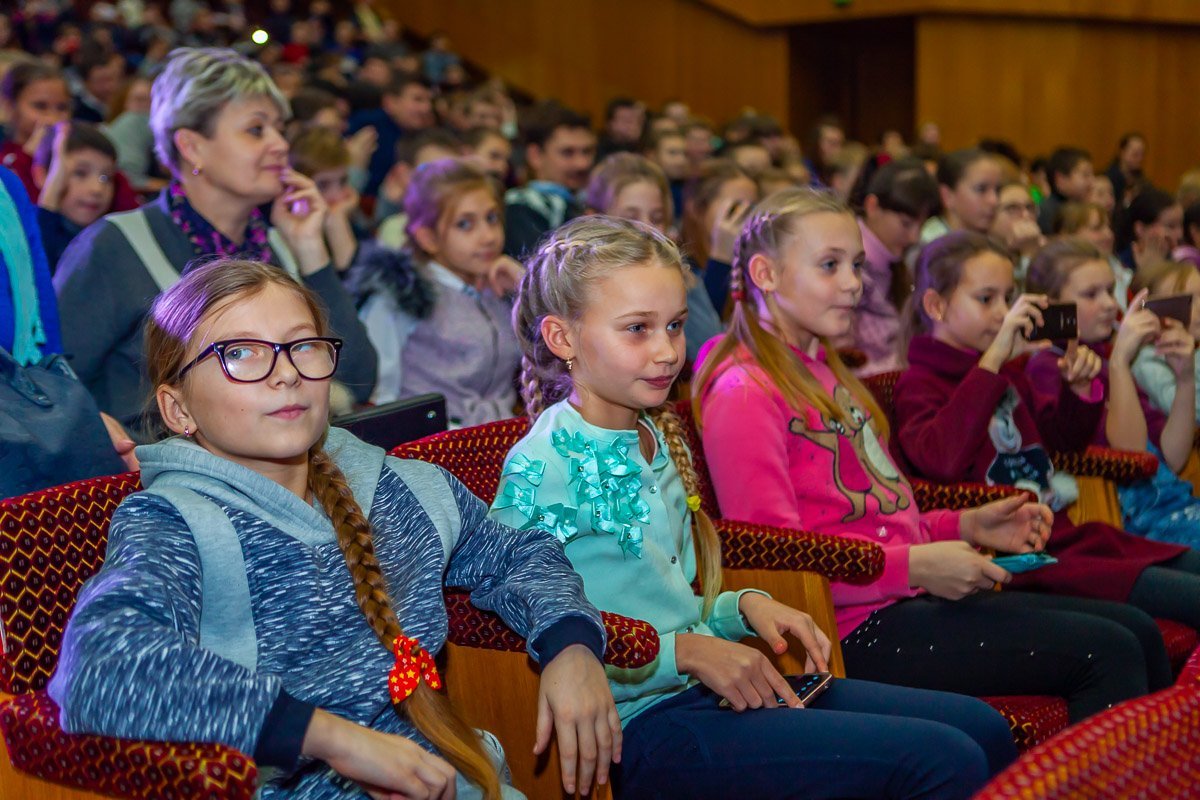 На сказку приехали дети с 1 по 4 класс На сказку приехали дети с 1 по 4 класс