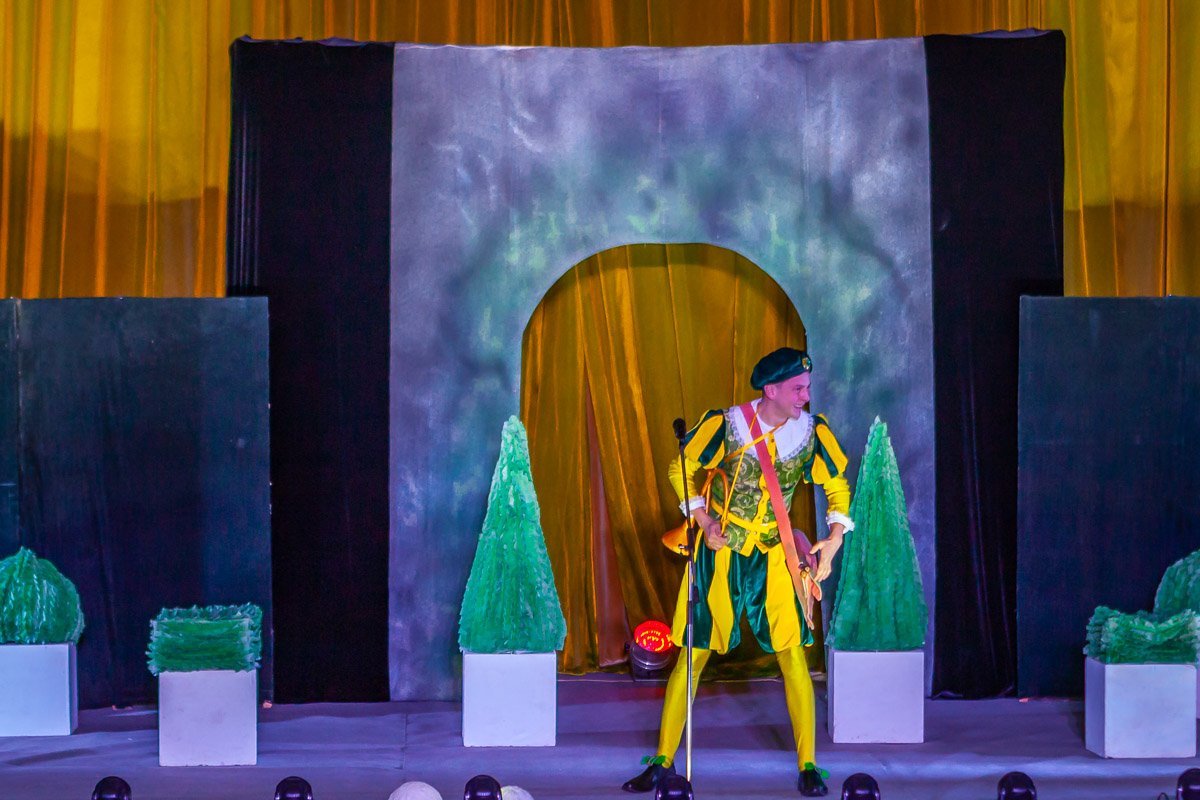 Школьники вовсю окунулись в увлекательную историю о настоящем геройстве и любви Школьники вовсю окунулись в увлекательную историю о настоящем геройстве и любви