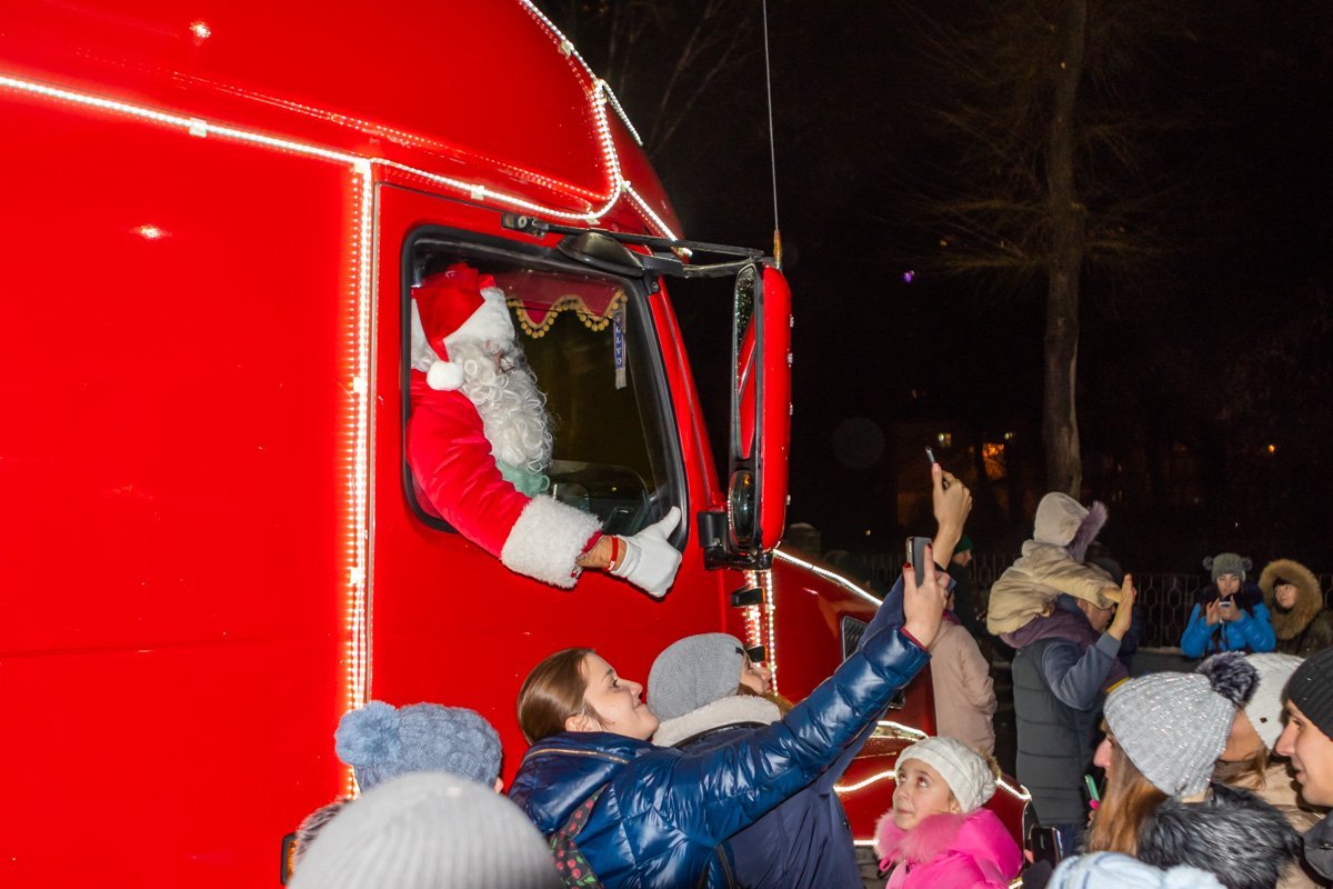 Мало кто можешь похвастаться селфи с Санта-Клаусом, правда ведь?