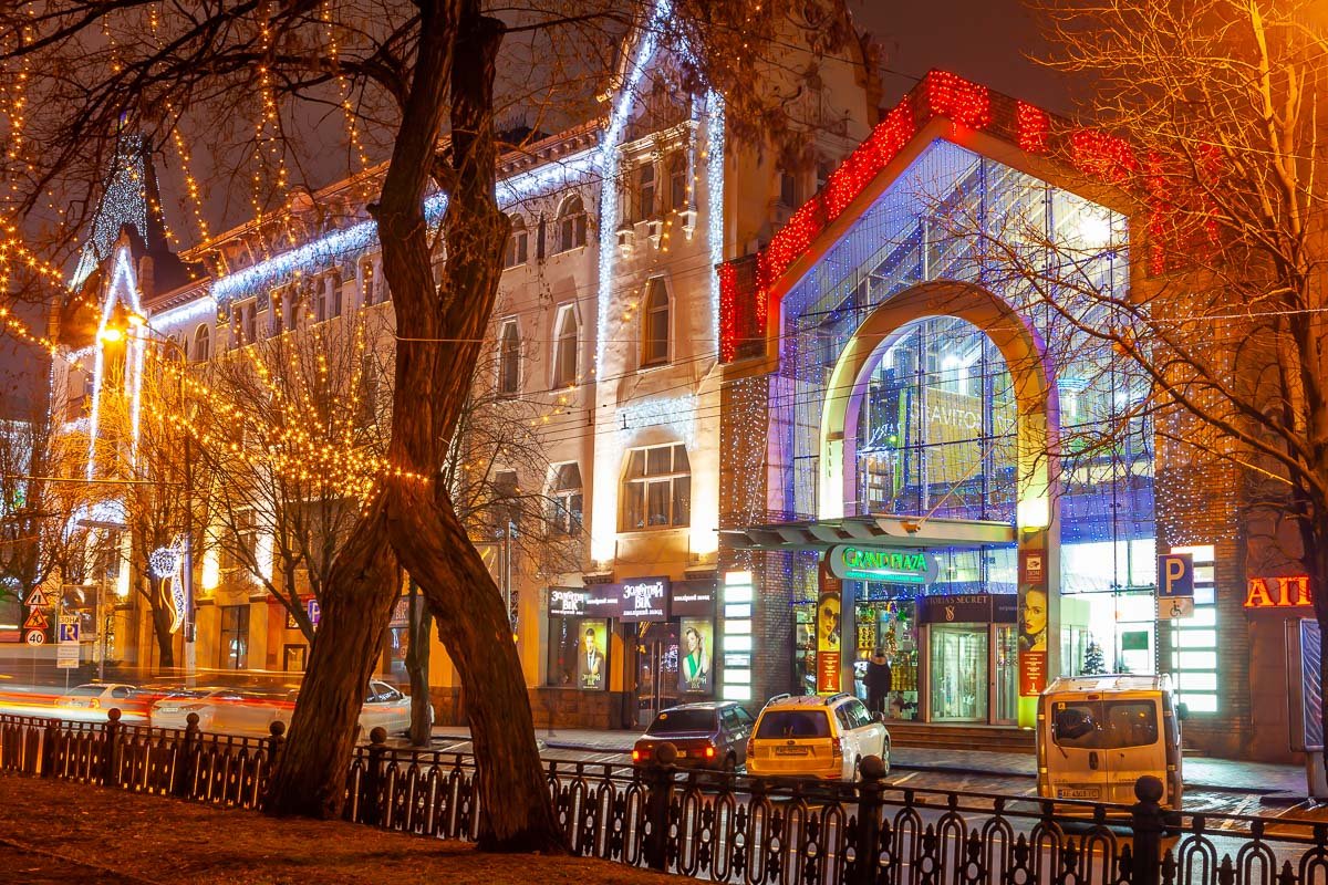 Улицы опустели и смолкли Улицы опустели и смолкли