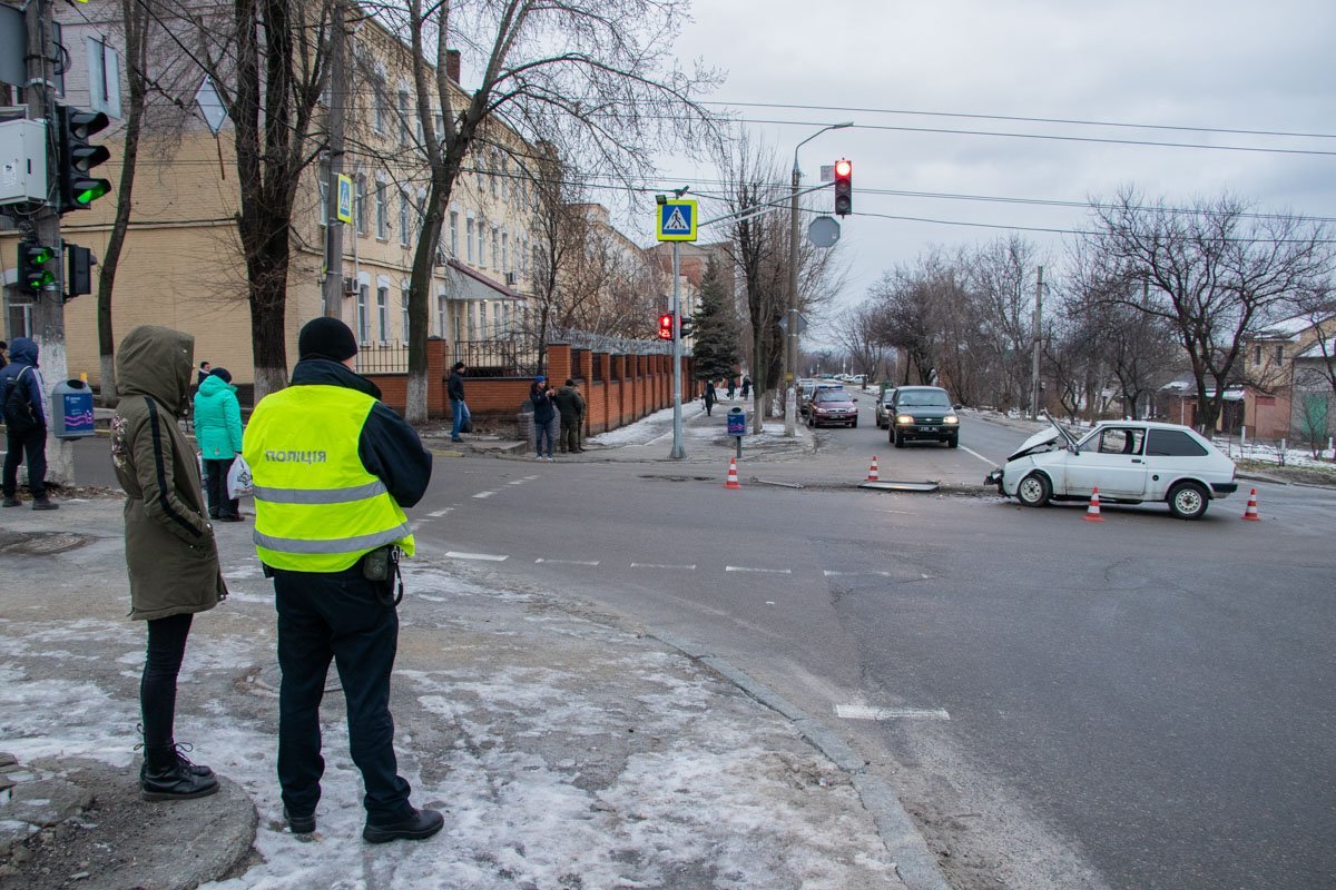 В инциденте пострадал водитель легкового авто