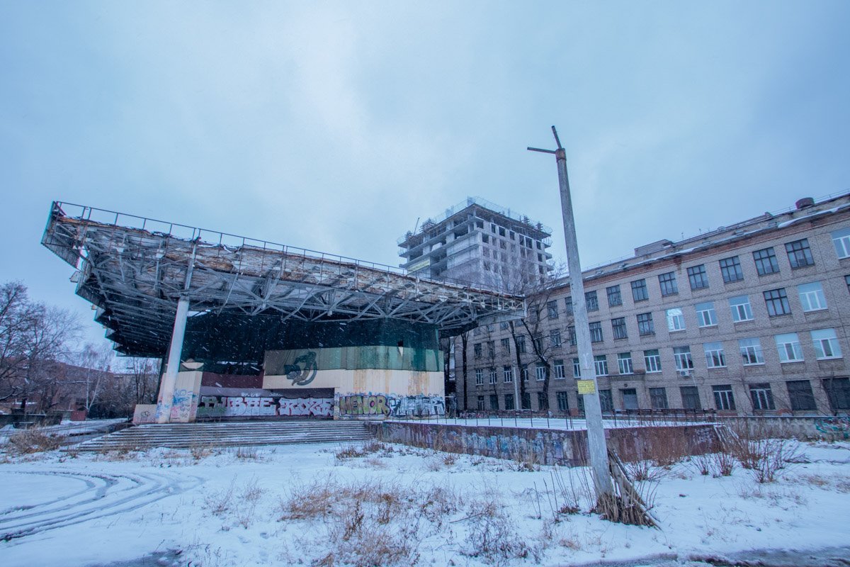 Здание заброшенное Здание заброшенное