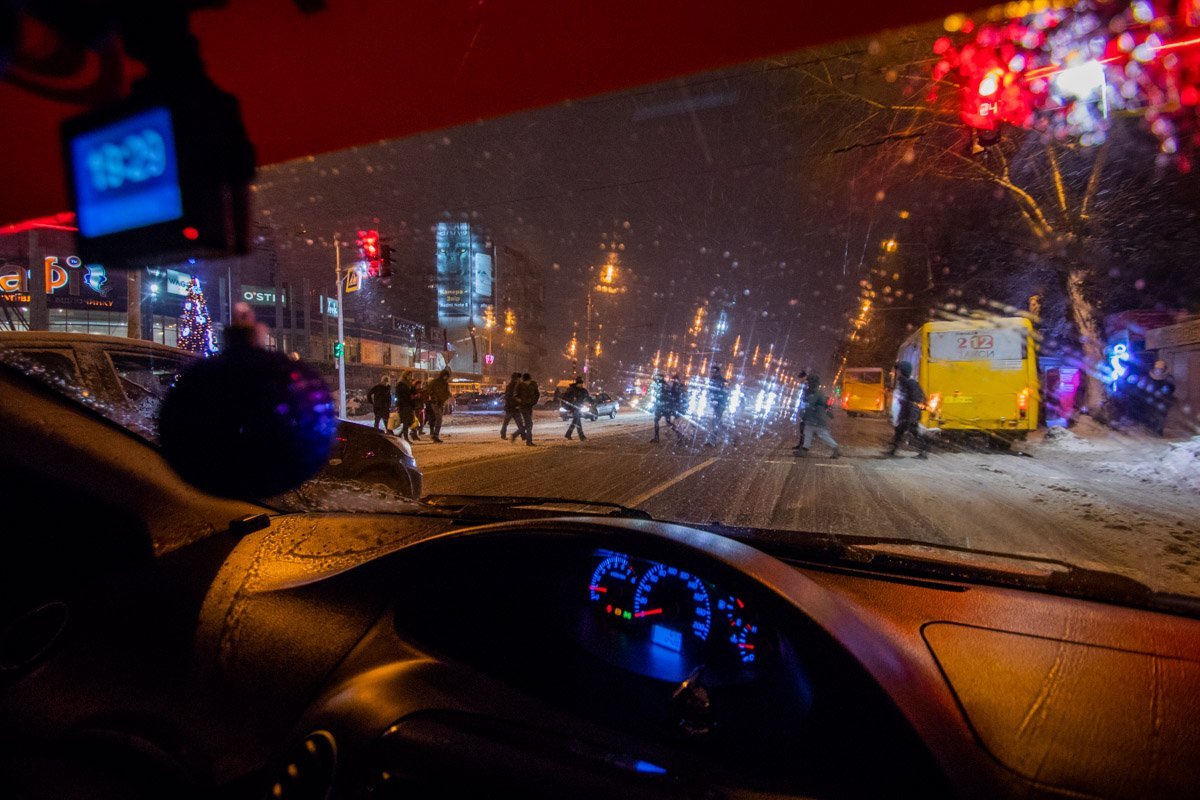 По данным синоптиков, снег будет идти ближайшие пару дней По данным синоптиков, снег будет идти ближайшие пару дней