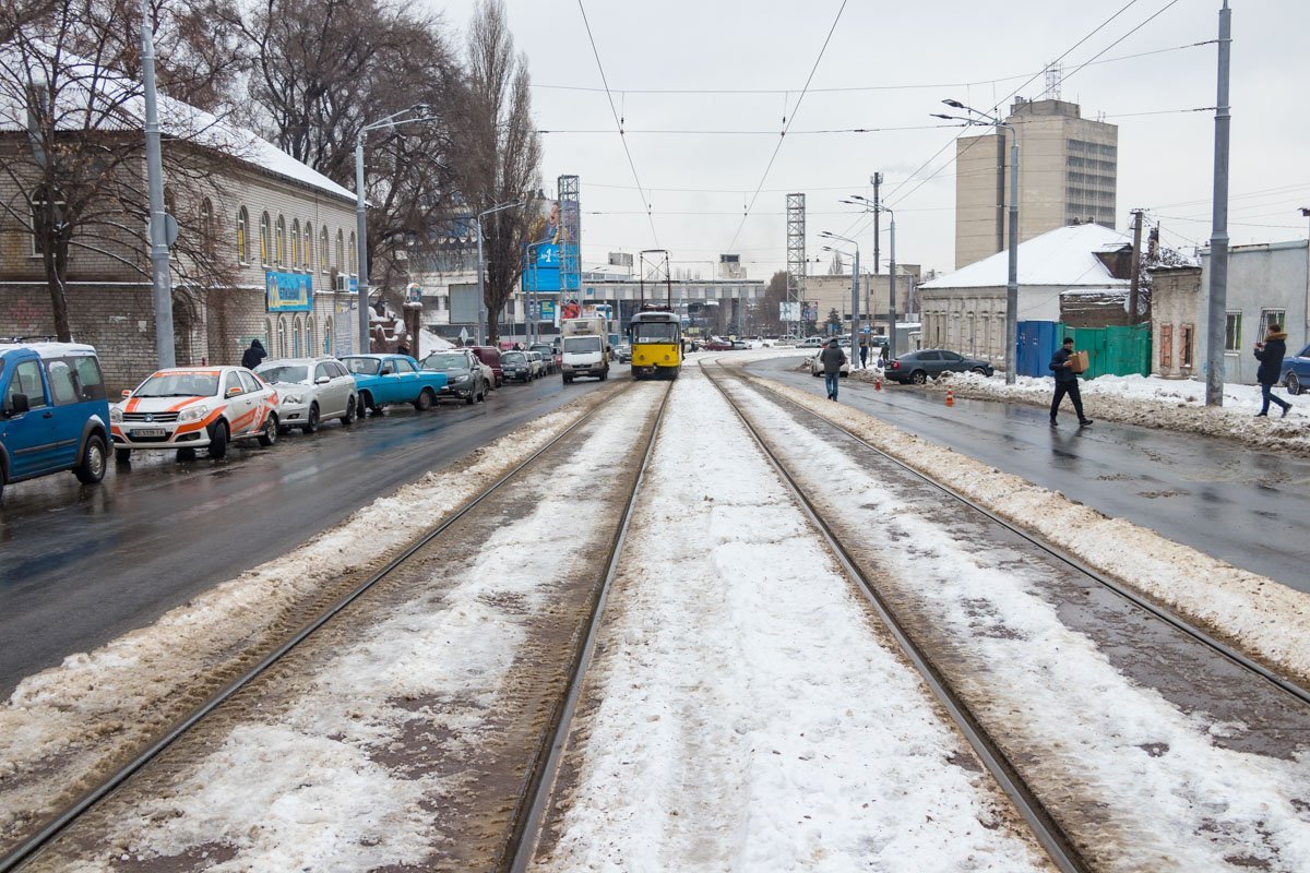 Трамвайные пути укладывали по новой технологии, из-за чего движения электротранспорта практически не слышно