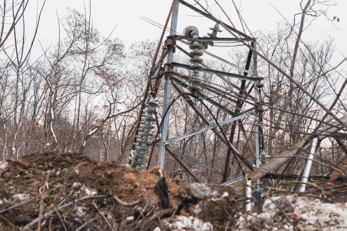 Из-за чего согнулась опора неизвестно