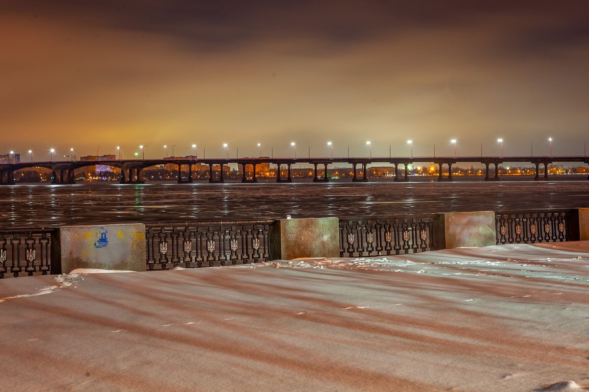 По такому свежему снегу так и хочется пройтись первым