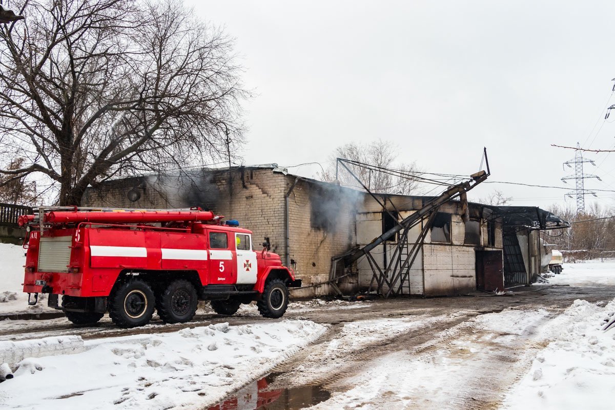 Общая площадь пожара - 240 м² Общая площадь пожара - 240 м²