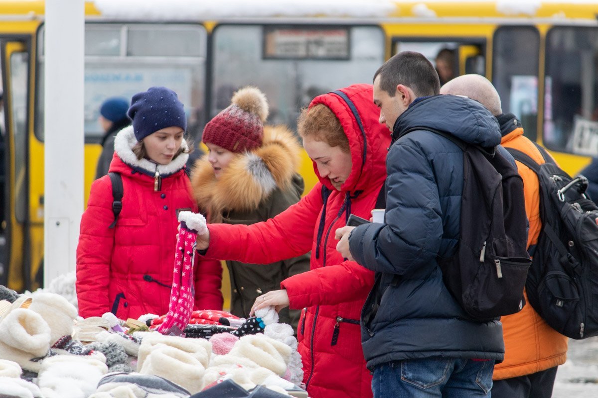 Время выбирать подарок для свекрови