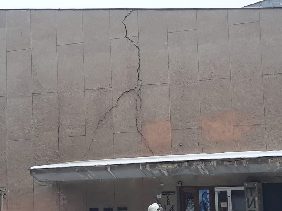 В Кривом Роге в бывшем городском кинотеатре «Современник» обвалилась крыша