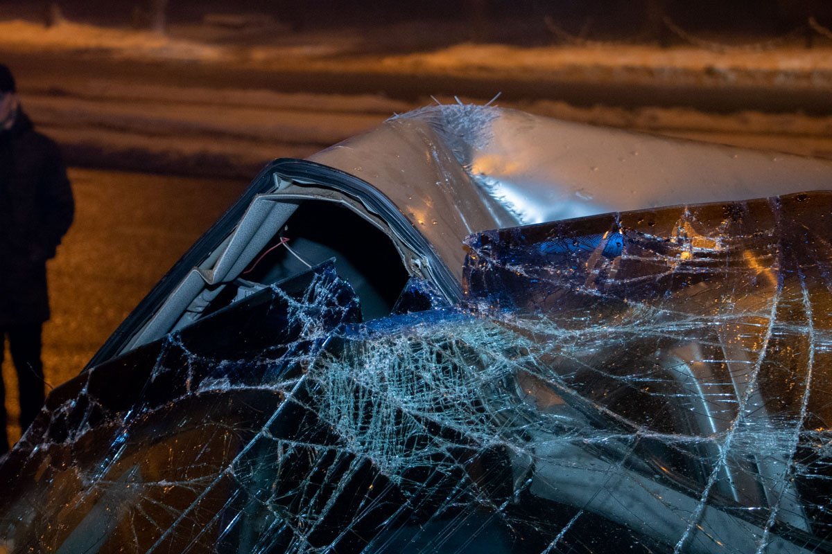 В машине находились два человека