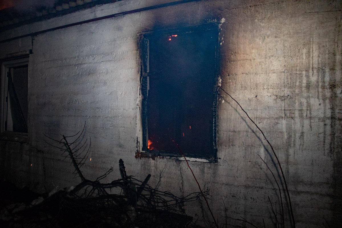 В Днепре на улице Фаланговой сгорел частный дом