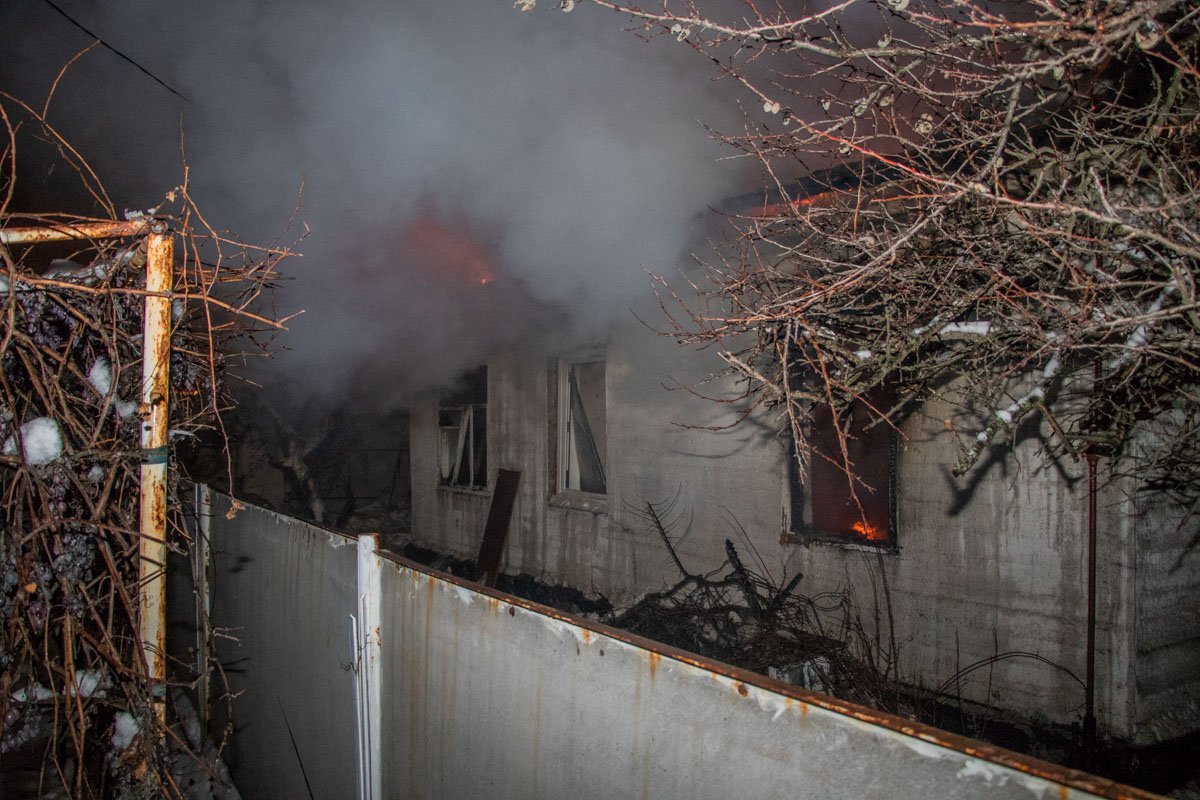 Причины пожара установят правоохранительные органы