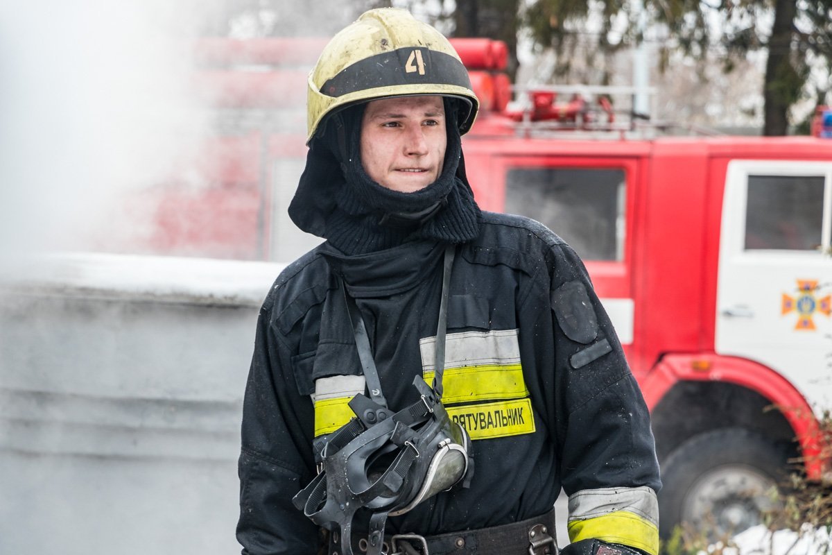 Готов потушить пожар в твоем сердечке