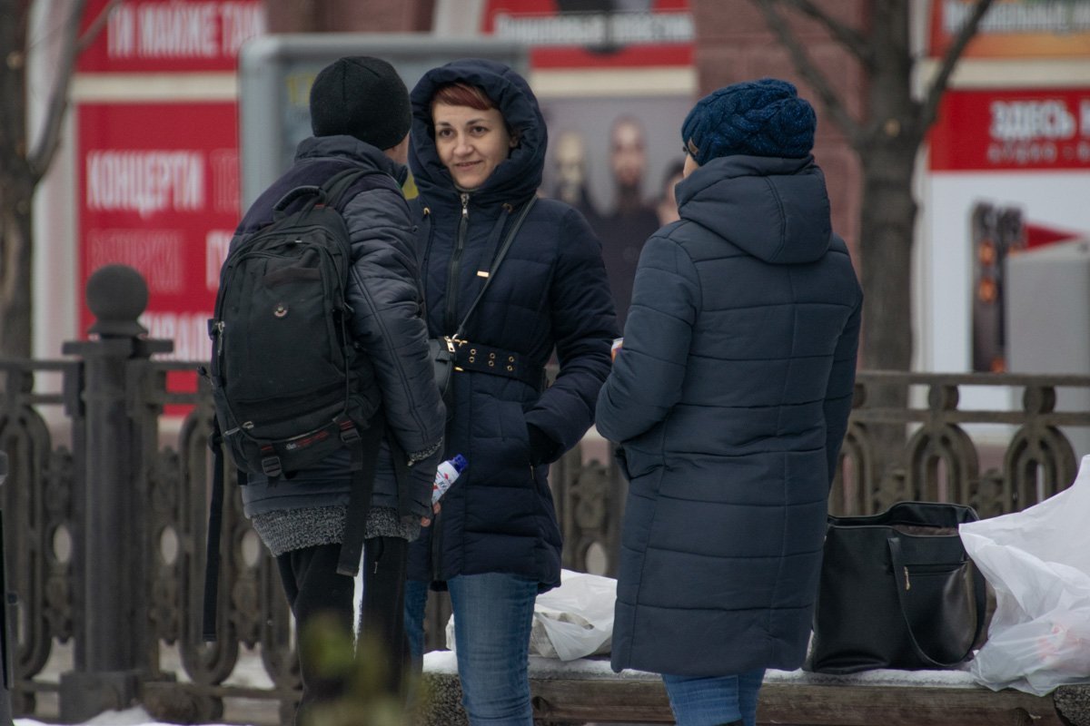 Разминается бутылочкой нефильтрованого с фруктовыми нотками