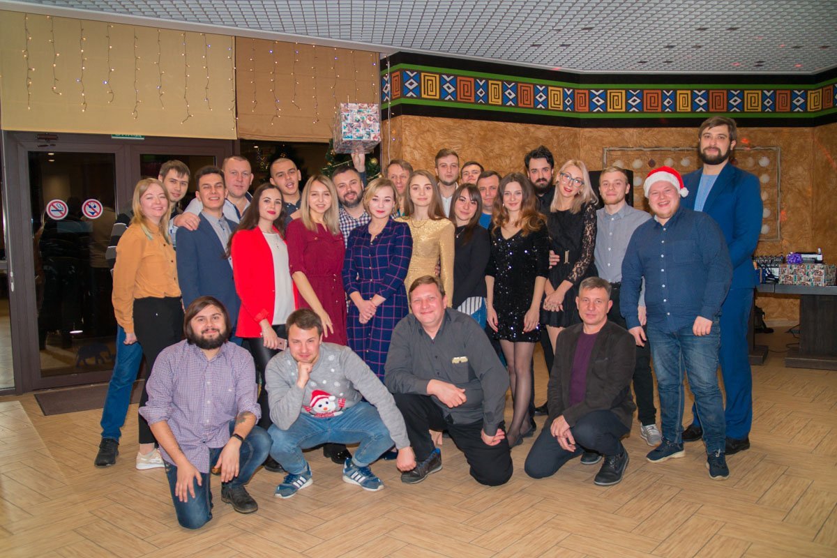 Мы желаем, чтобы эти светлые праздники принесли вам лишь яркие впечатления и теплые моменты