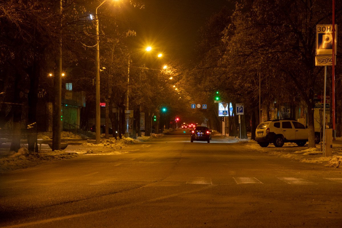 Улицы города опустели