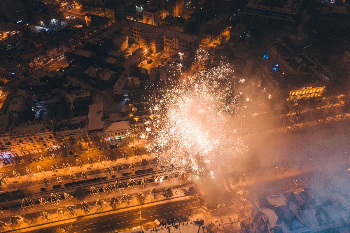 2019 год начался праздничным салютом