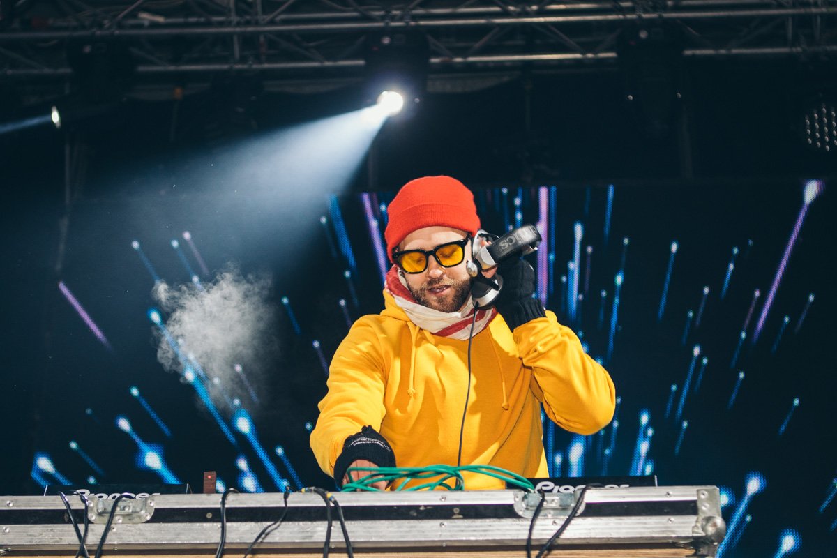 В Новый год на площади организовали концерт 