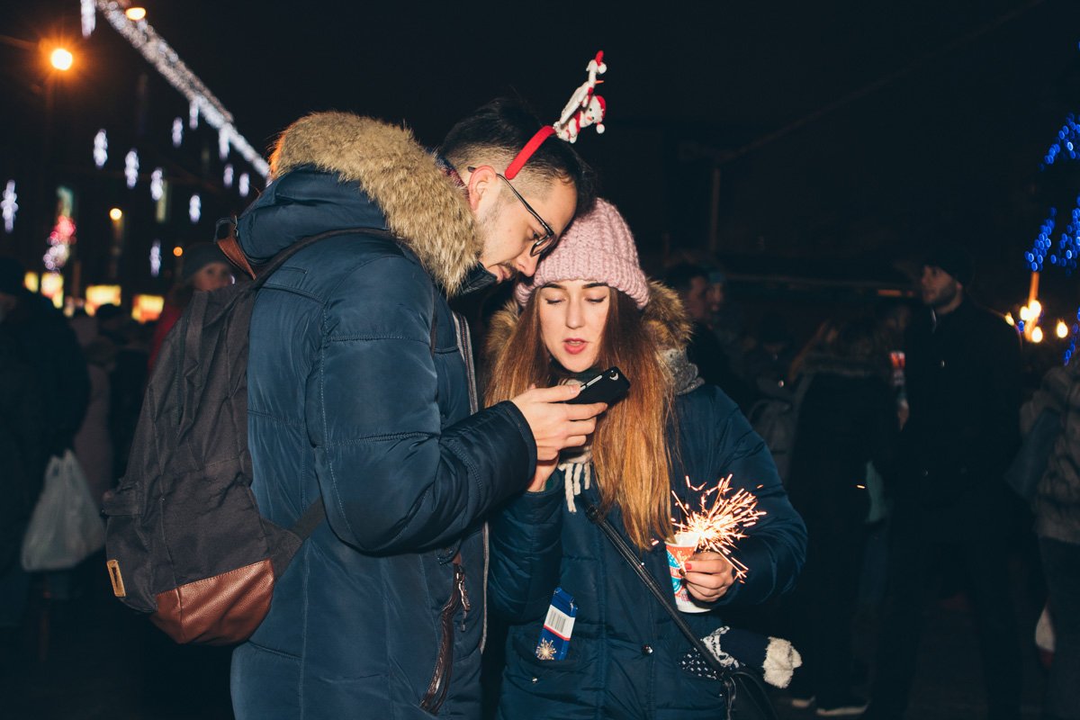 - А кто это тебе лайки ставит?