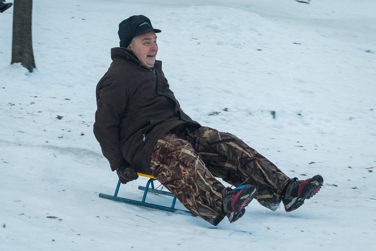 Взрослые тоже любят веселиться 