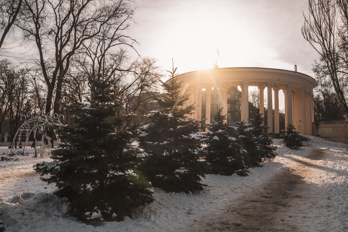 Где-то под снежной шапкой, возможно, ждут подснежники