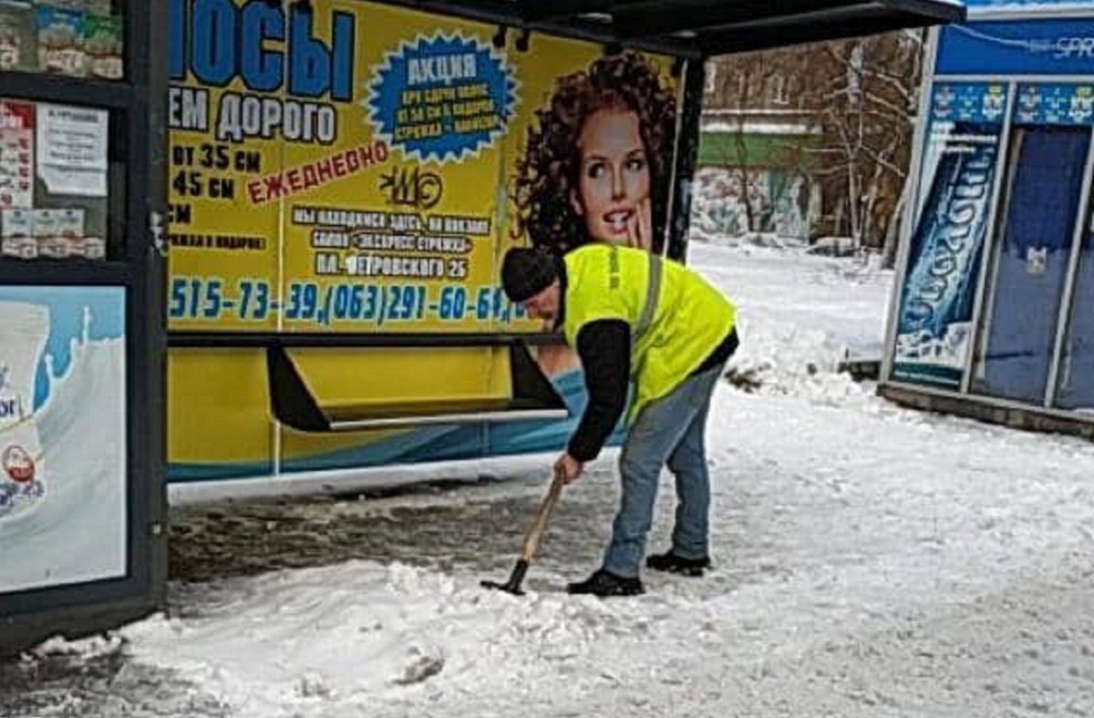 В праздничную ночь работали почти 200 сотрудников предприятия «Днепроводоканал» и 21 водитель городского электротранспорта